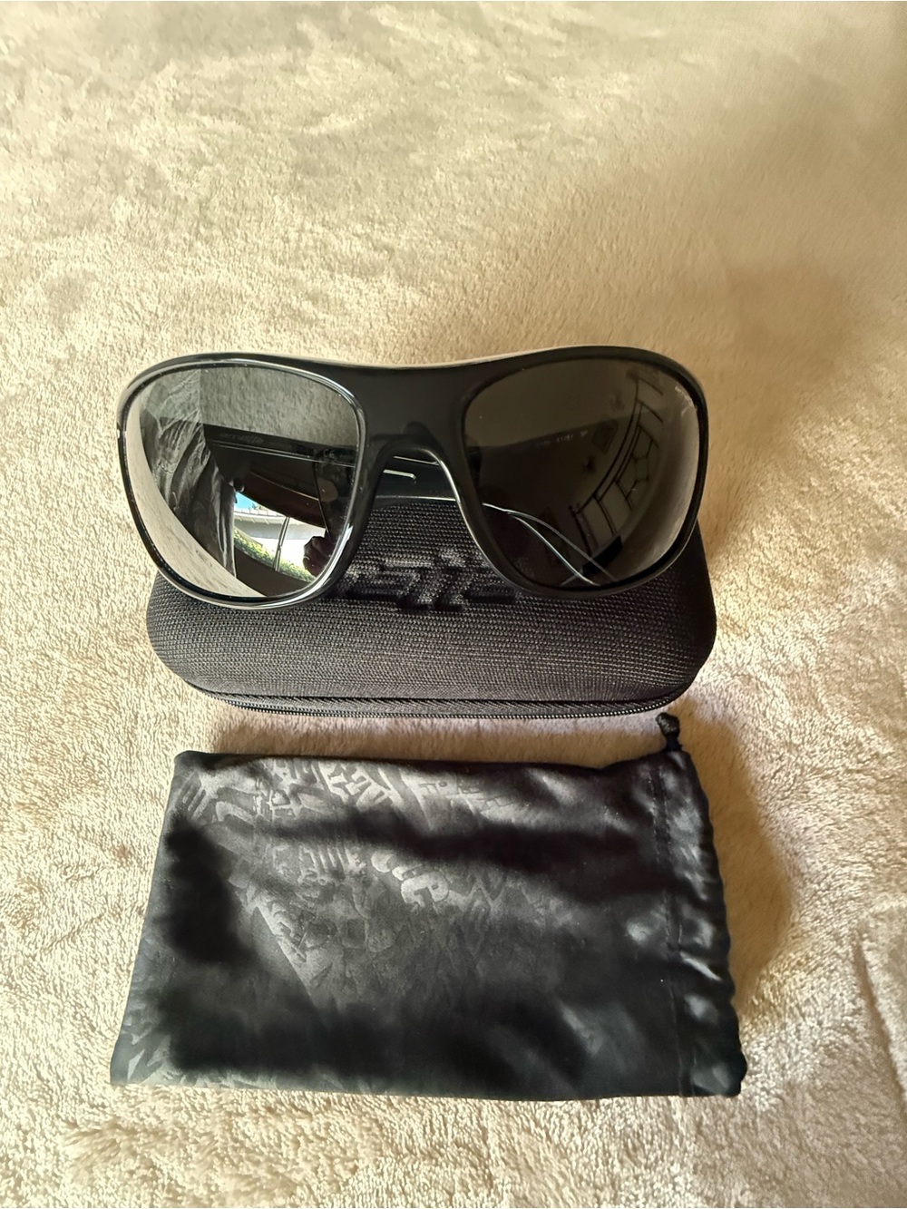 Black Arnette Heist Men's Sunglasses with Hard Case and Soft Pouch